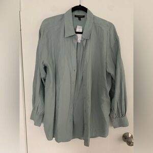 NWT Oversized button down shirt with collar.